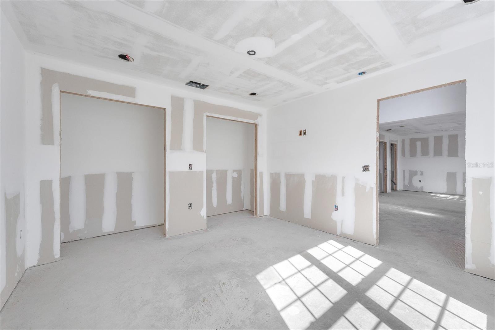 2960 WHITE MAGNOLIA LOOP