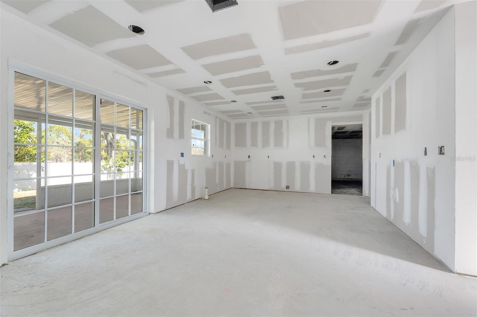 2960 WHITE MAGNOLIA LOOP