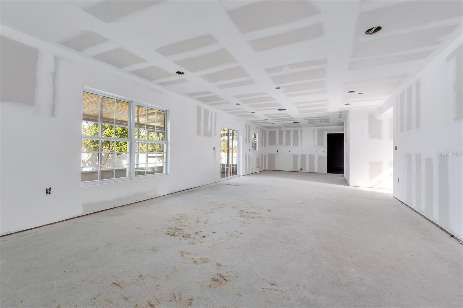 2960 WHITE MAGNOLIA LOOP