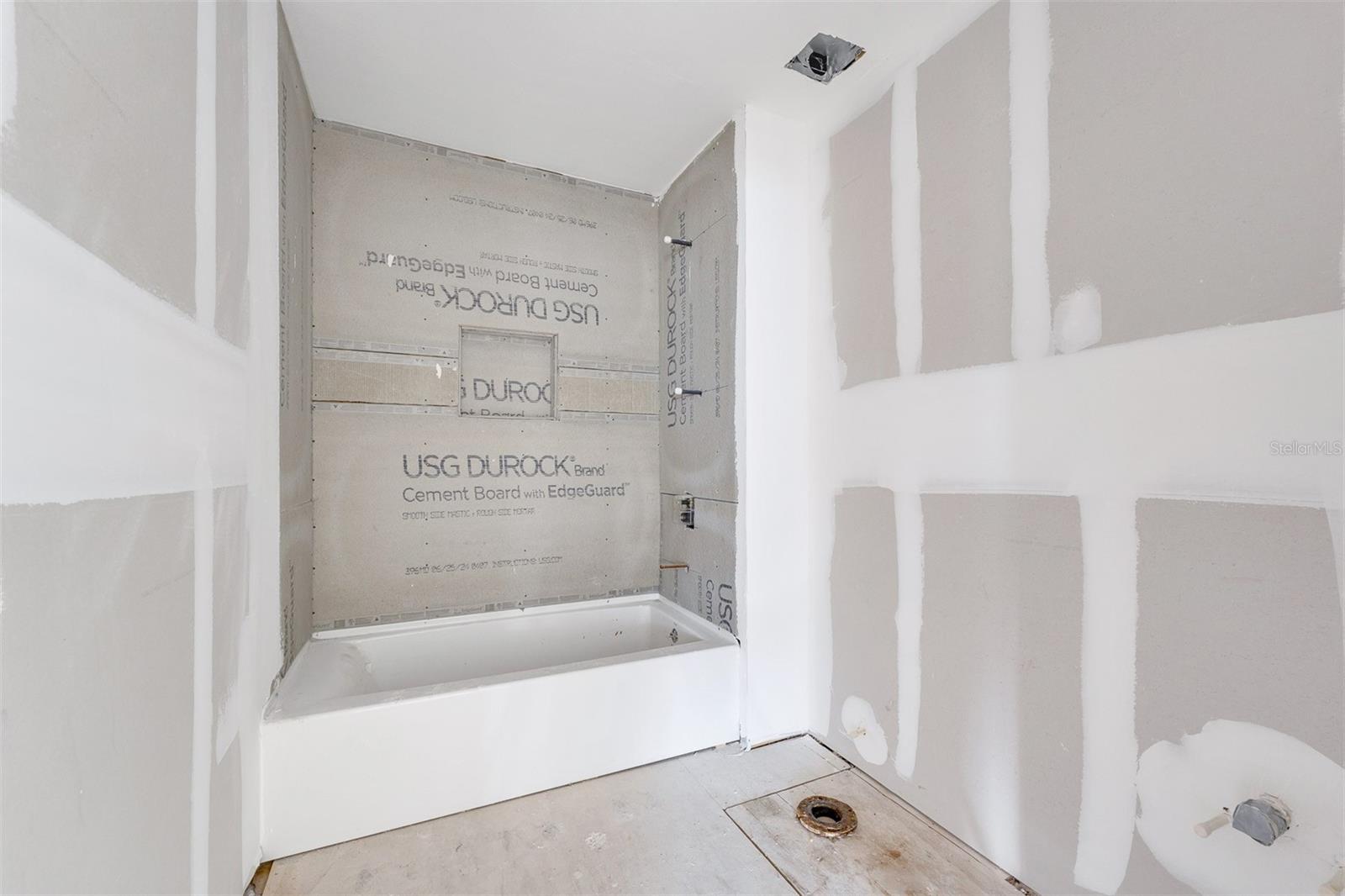 2960 WHITE MAGNOLIA LOOP