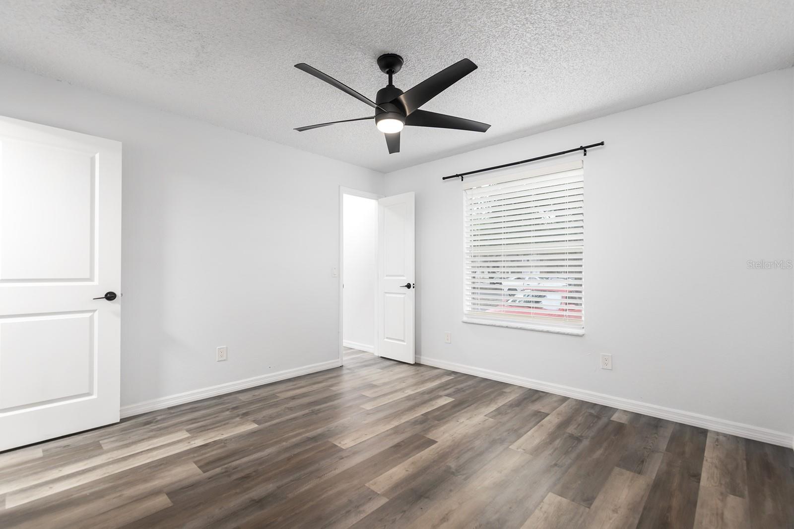 4528 COMMANDER DR #2018