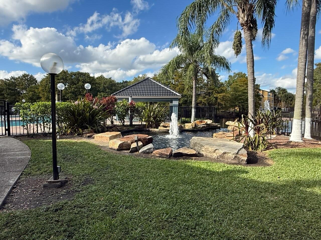 4528 COMMANDER DR #2018