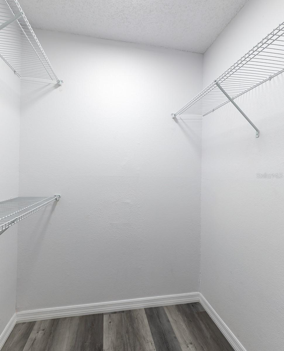 4528 COMMANDER DR #2018