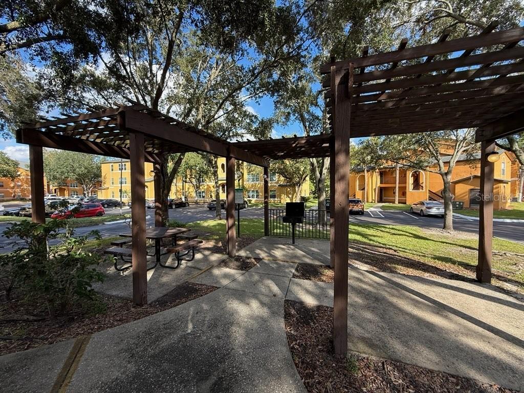 4528 COMMANDER DR #2018