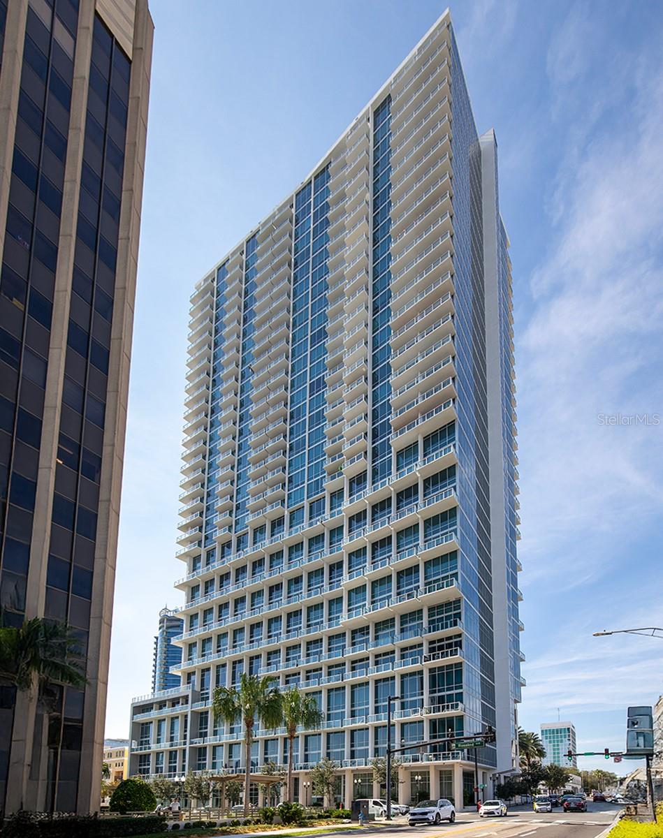 150 E ROBINSON ST #2408