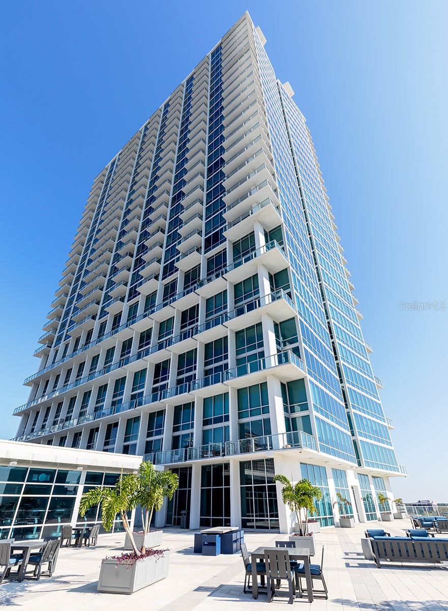 150 E ROBINSON ST #2408