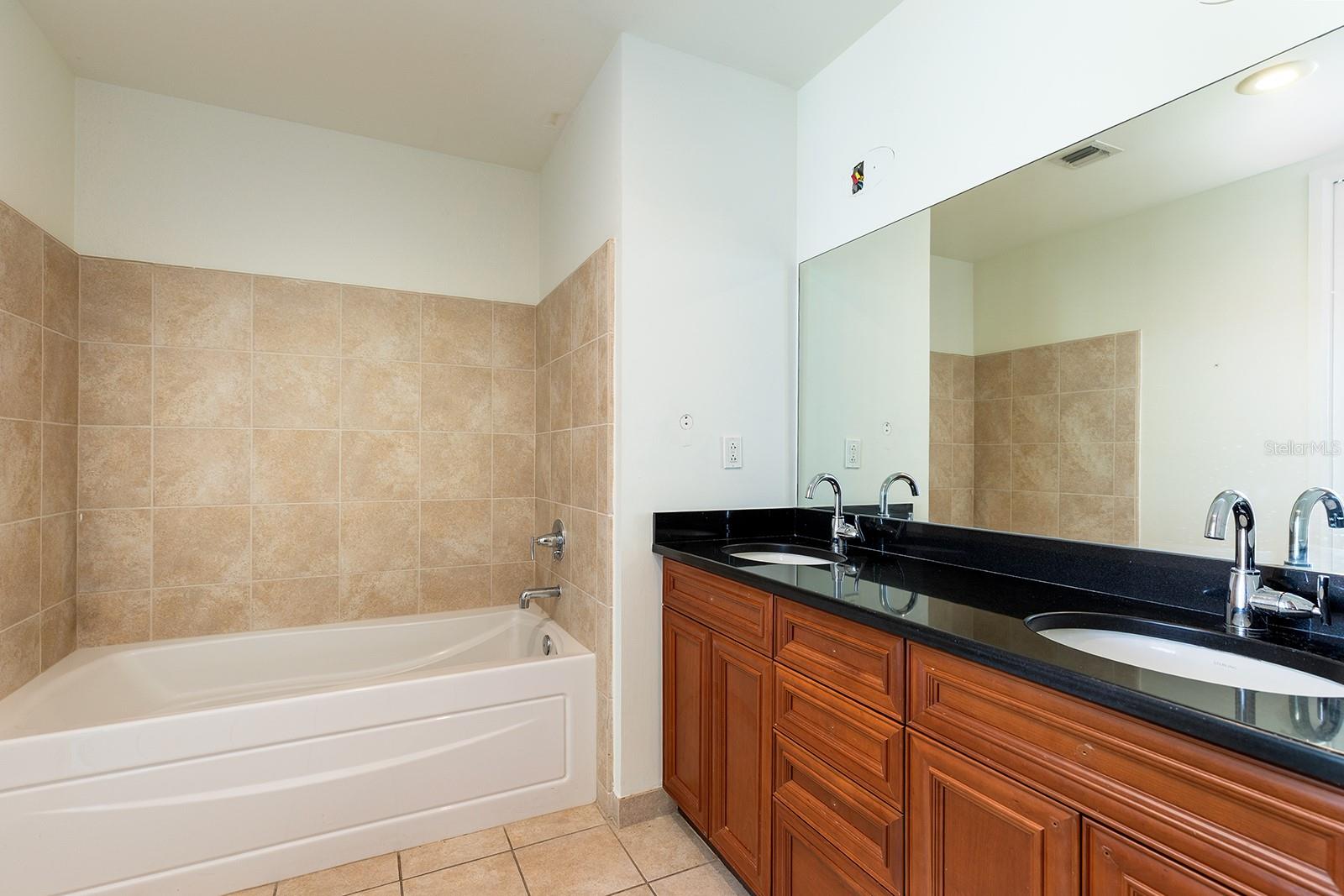 150 E ROBINSON ST #2408