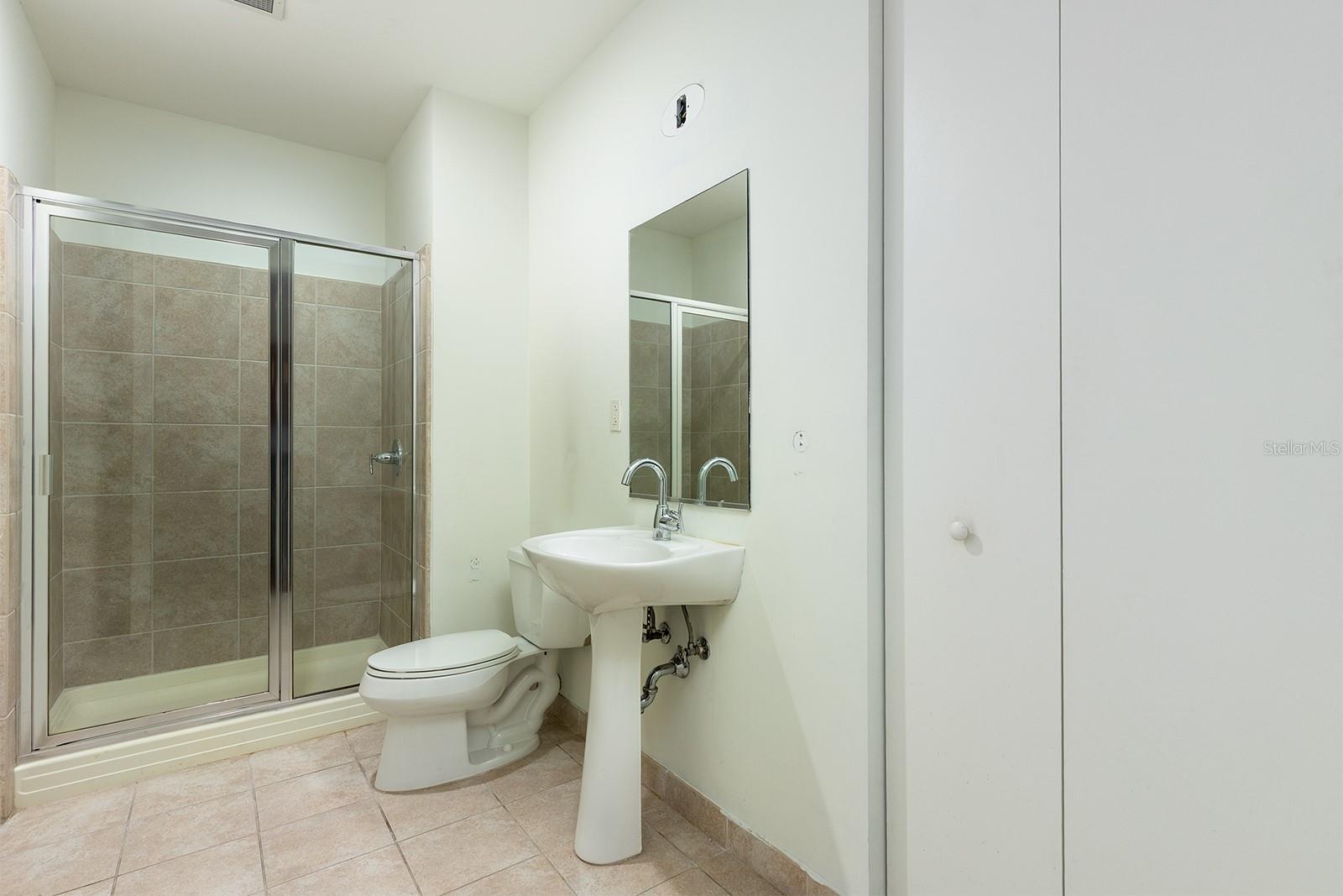 150 E ROBINSON ST #2408