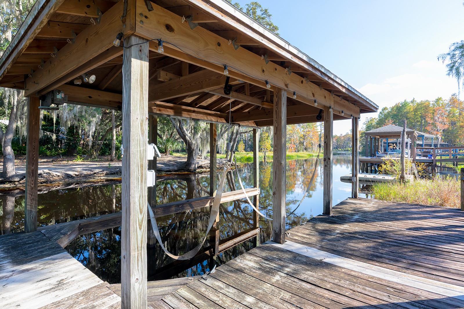 11021 VERSAILLES BLVD