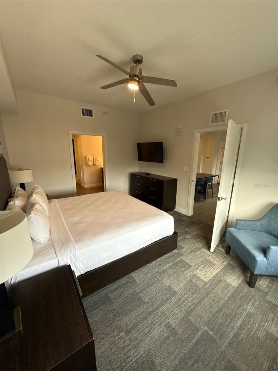 14501 GROVE RESORT AVE #2604