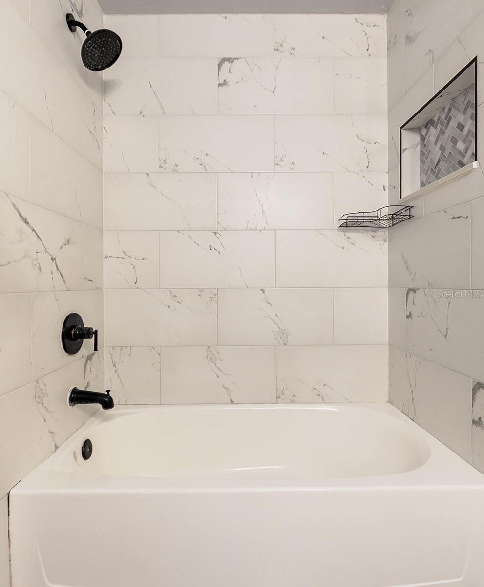 13015 PLANTATION PARK CIR #1027