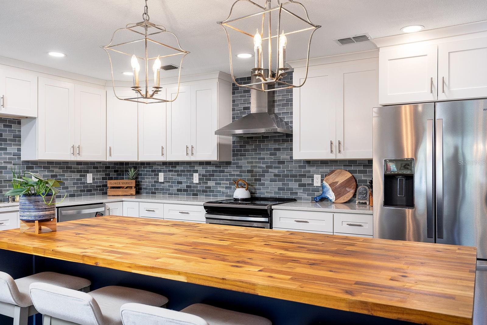 3571 LAKE ELEANOR DR