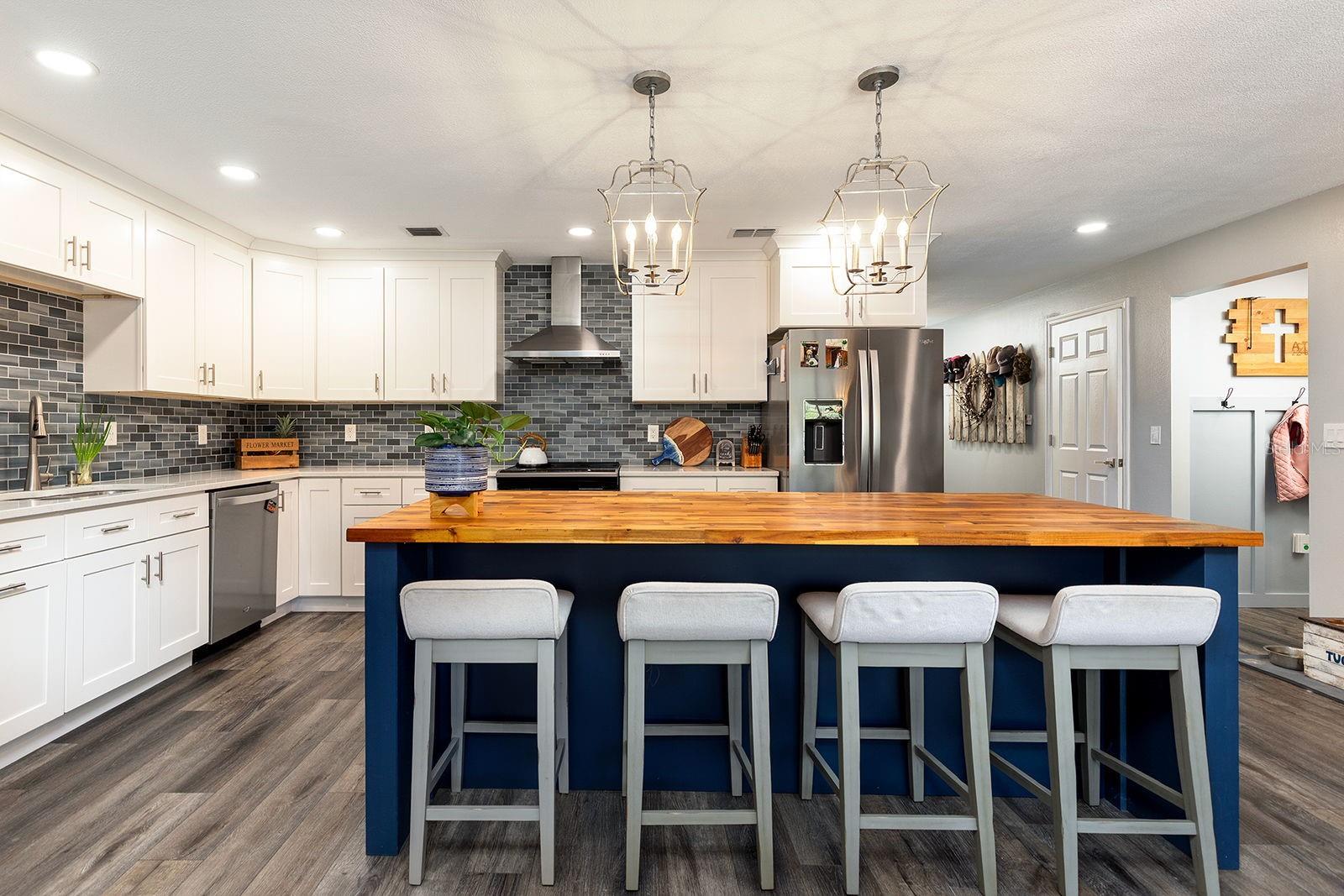 3571 LAKE ELEANOR DR