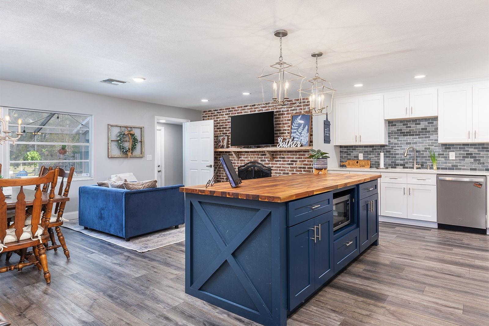 3571 LAKE ELEANOR DR