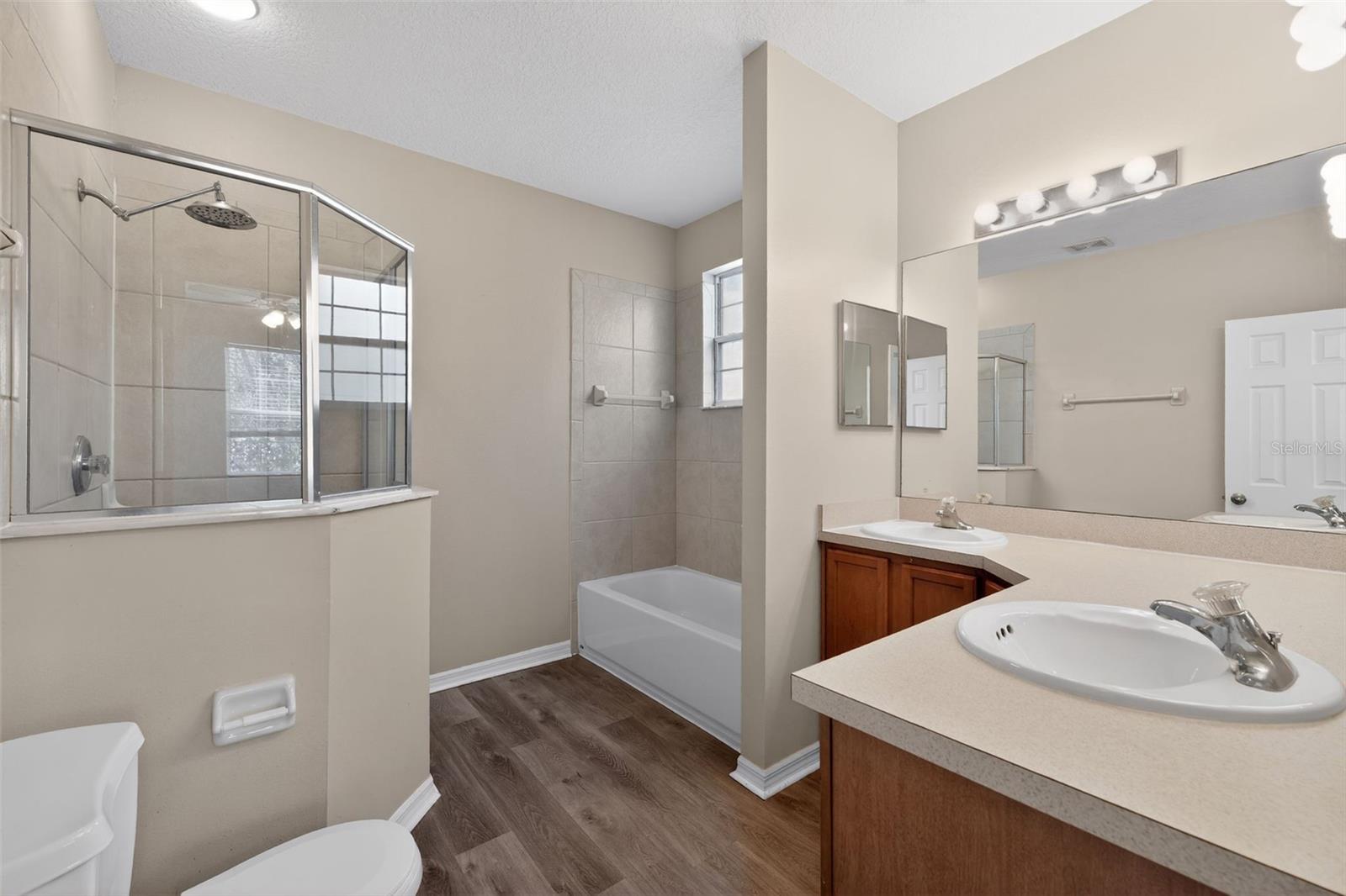 4301 PARADISE COVE CT