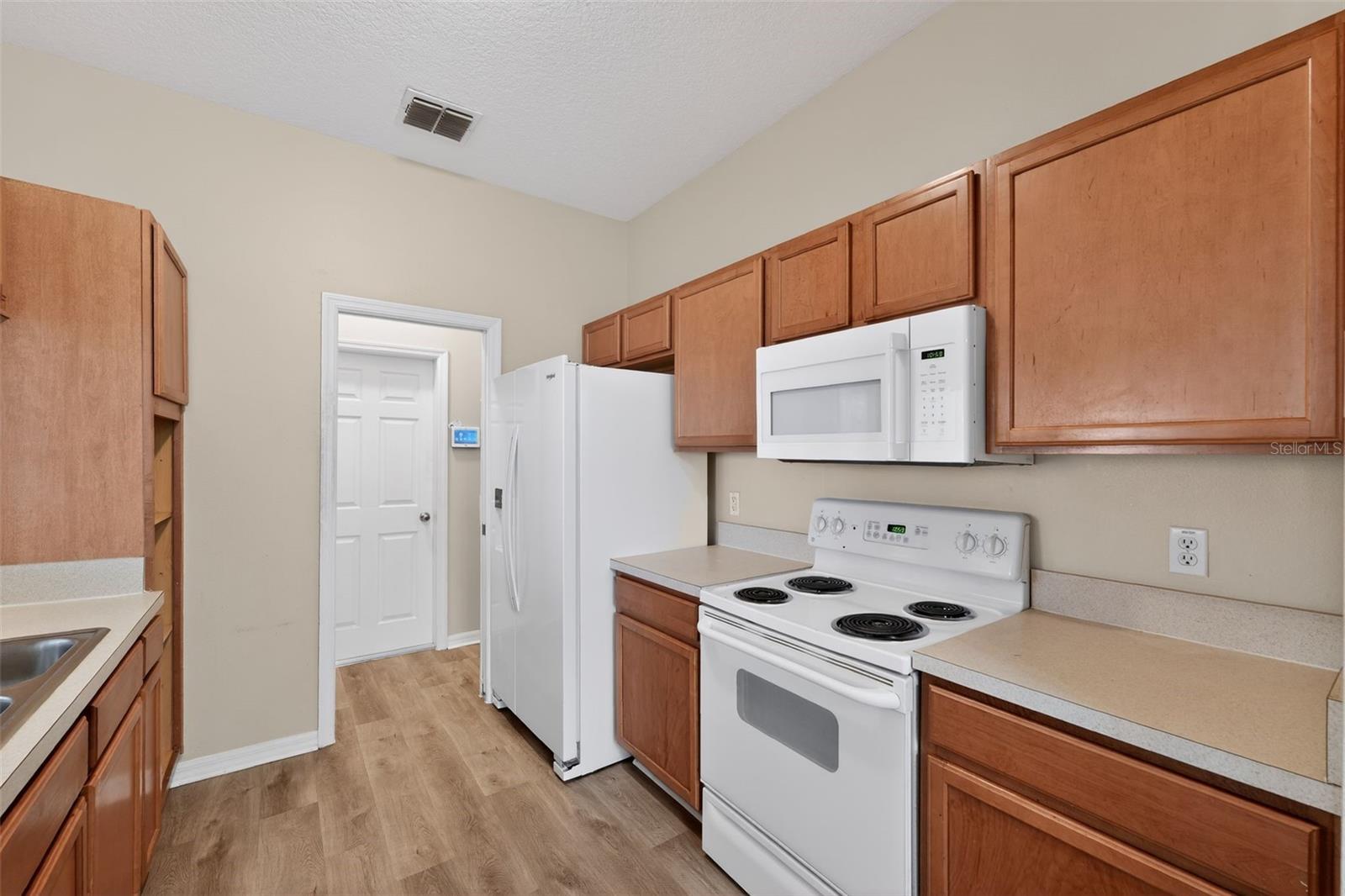 4301 PARADISE COVE CT