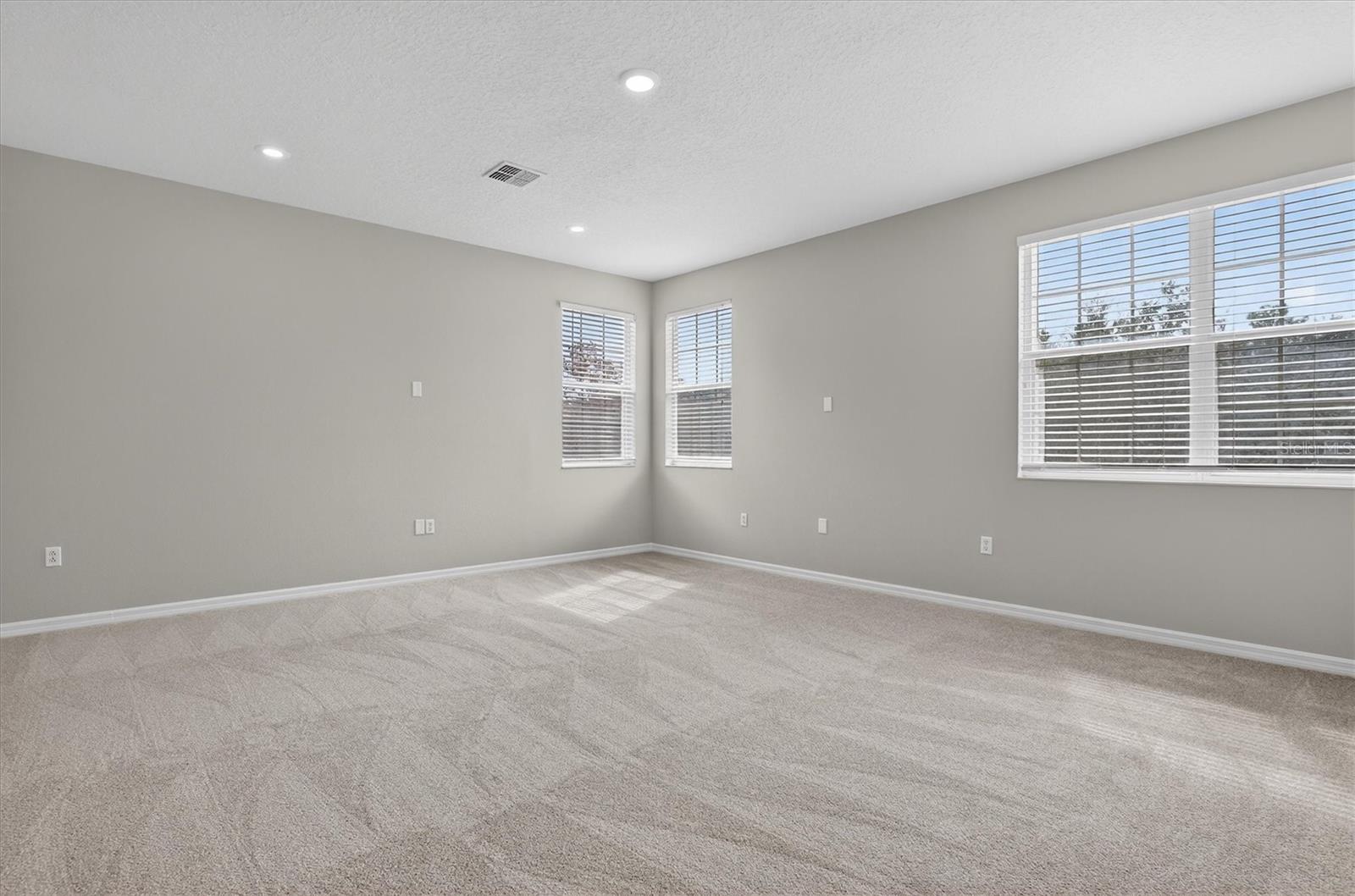 12731 GROVEHURST AVE