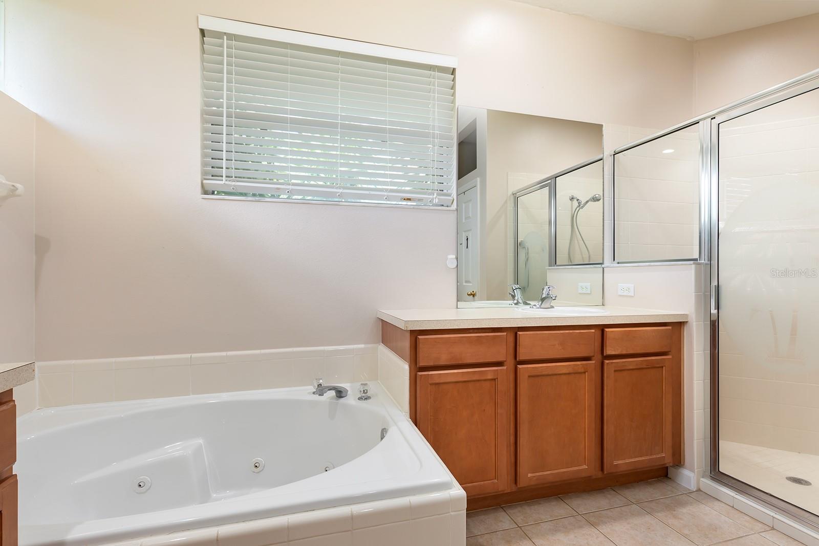 13409 VIA ROMA CIR