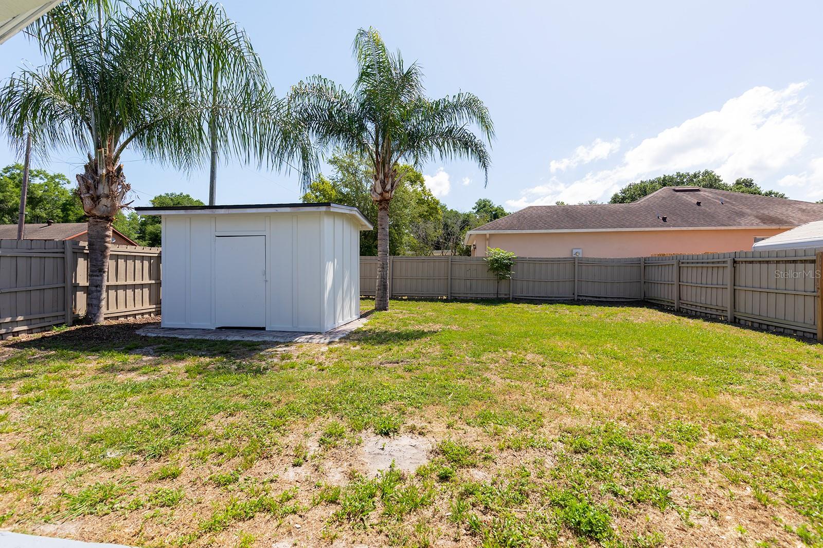 1637 N LAKEWOOD AVE