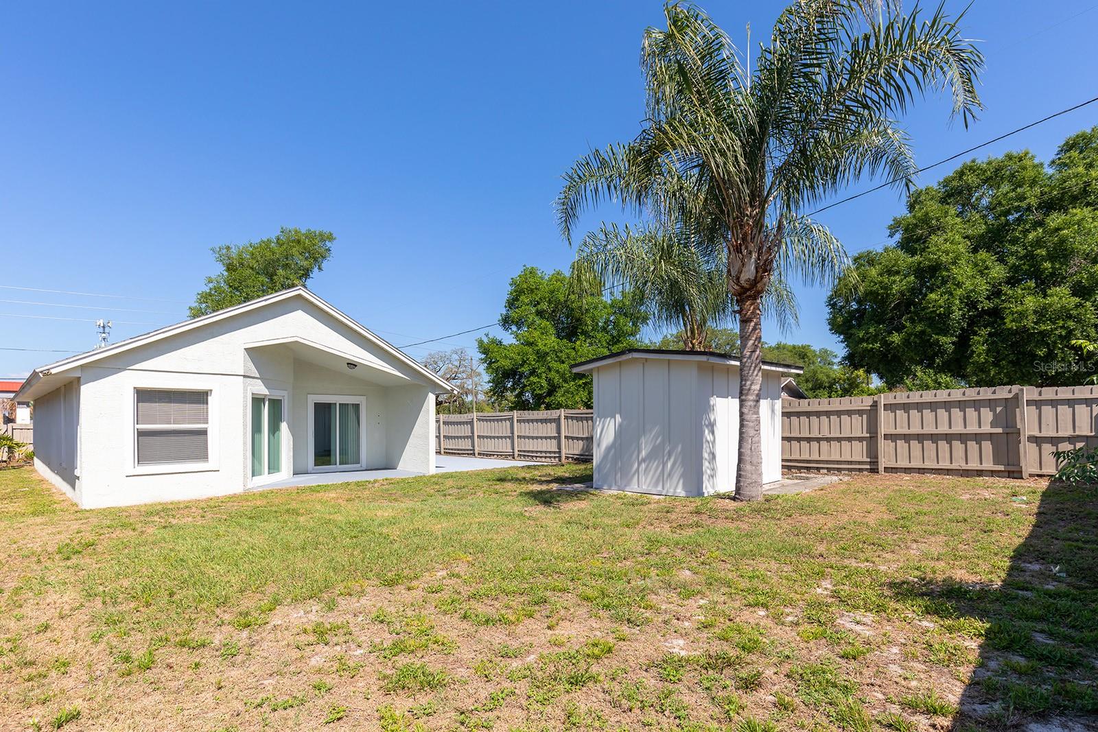 1637 N LAKEWOOD AVE