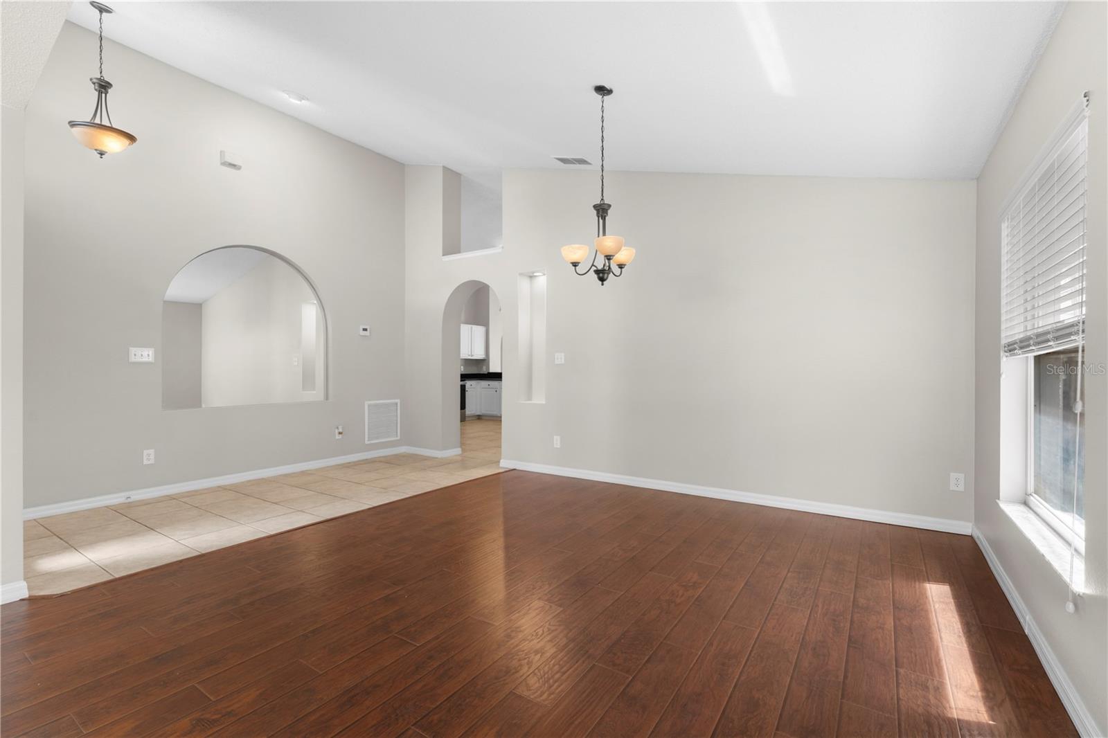 2134 KORAT LN