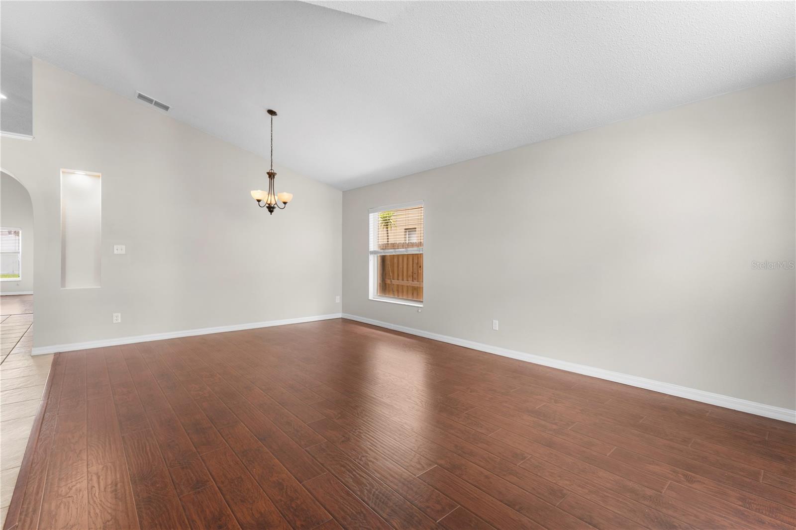 2134 KORAT LN