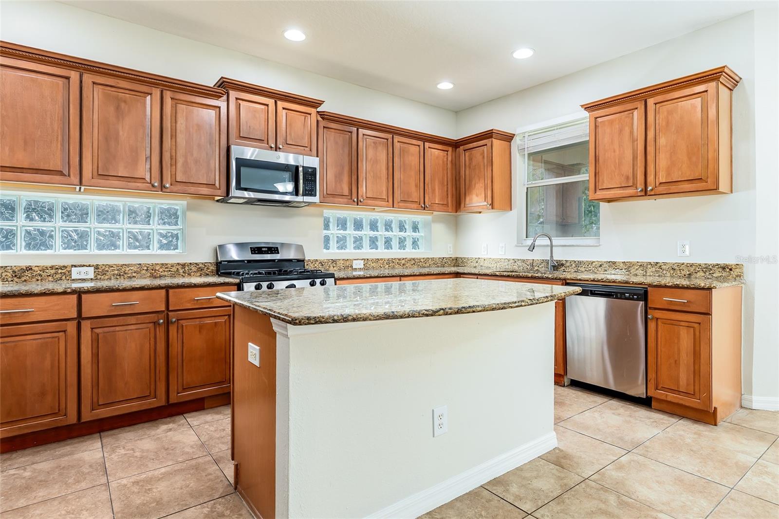 13844 AMELIA POND DR