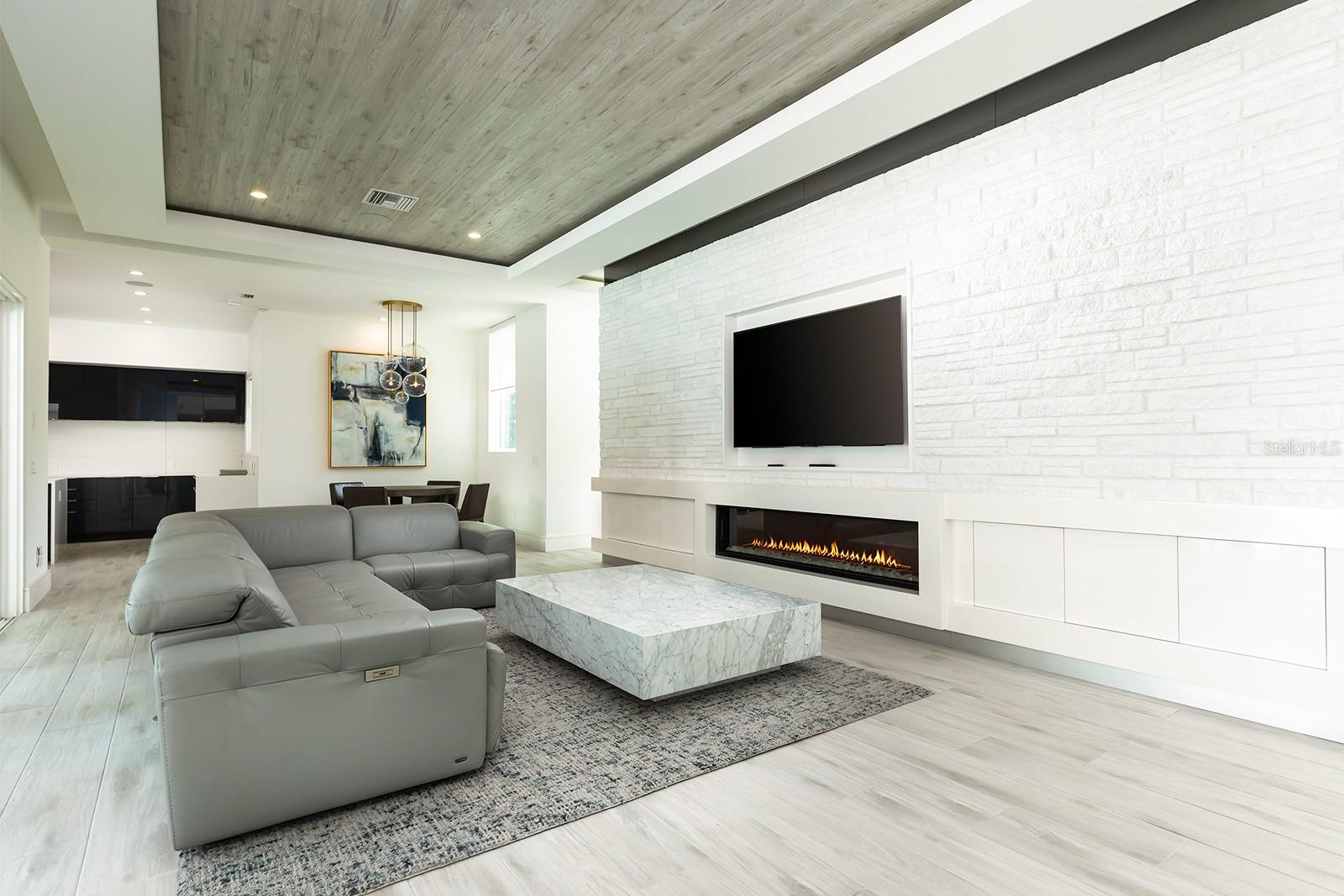 231 CHELTON CIR