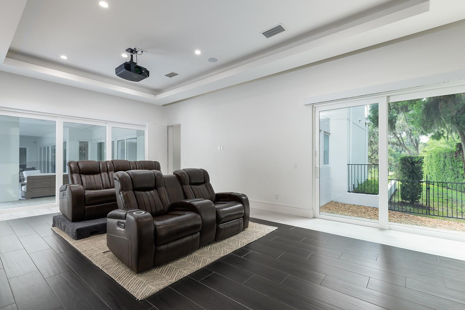 231 CHELTON CIR