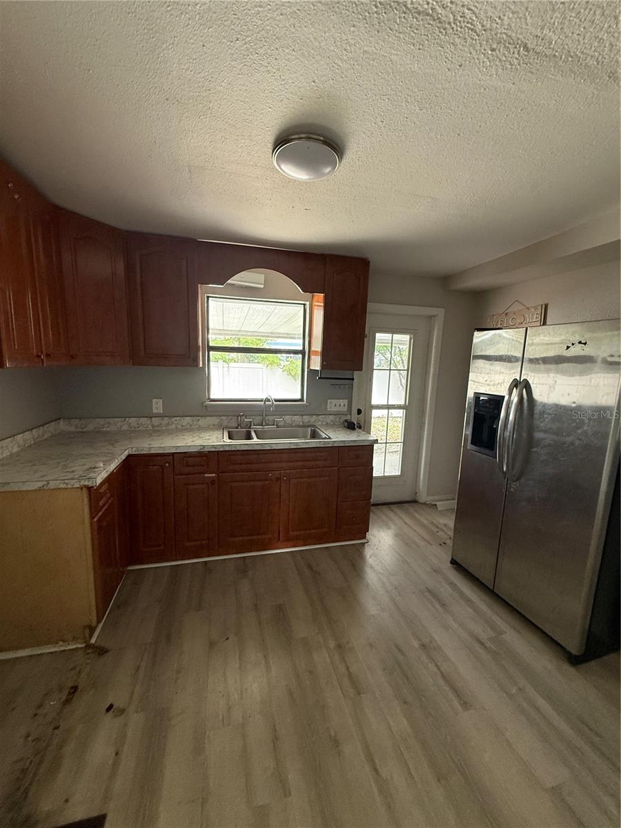 137 E MAINE AVE