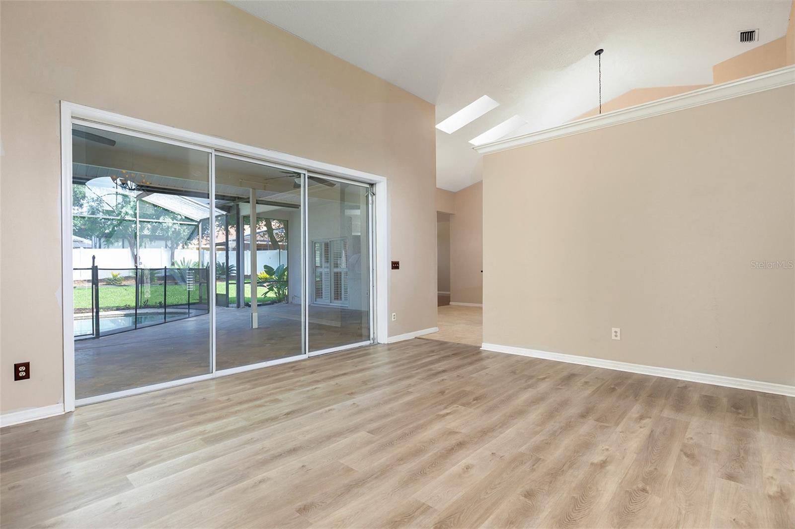 1058 ALMOND TREE CIR