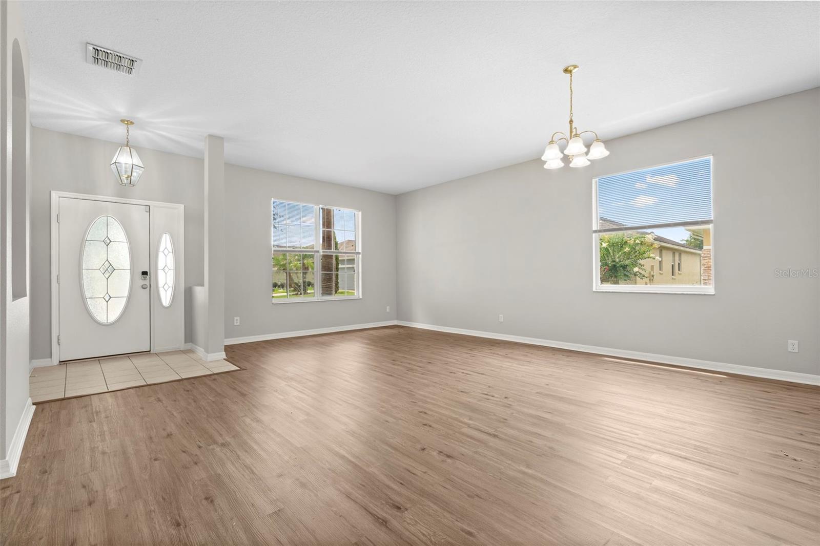 10215 CYPRESS KNEE CIR