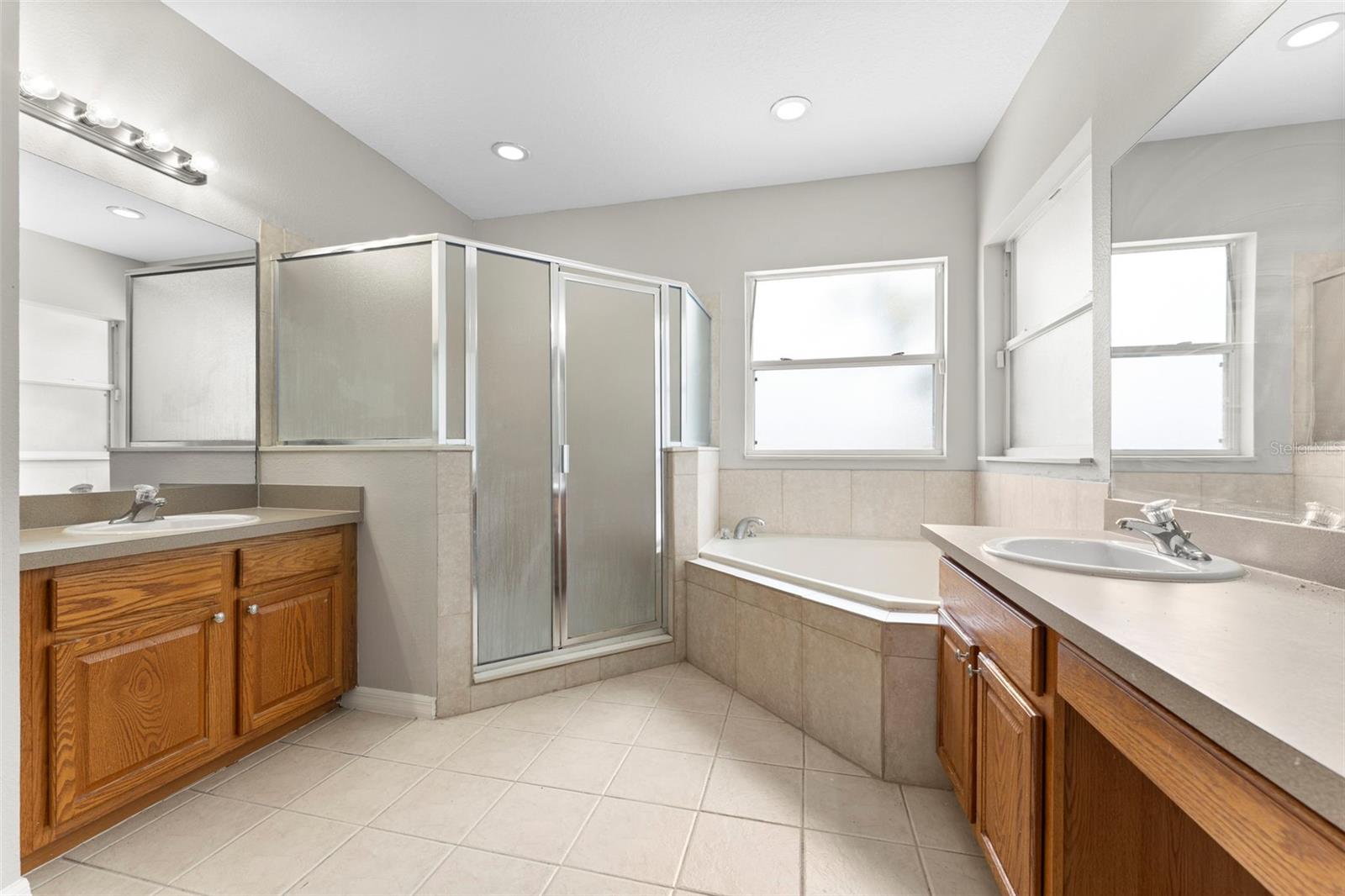 10215 CYPRESS KNEE CIR