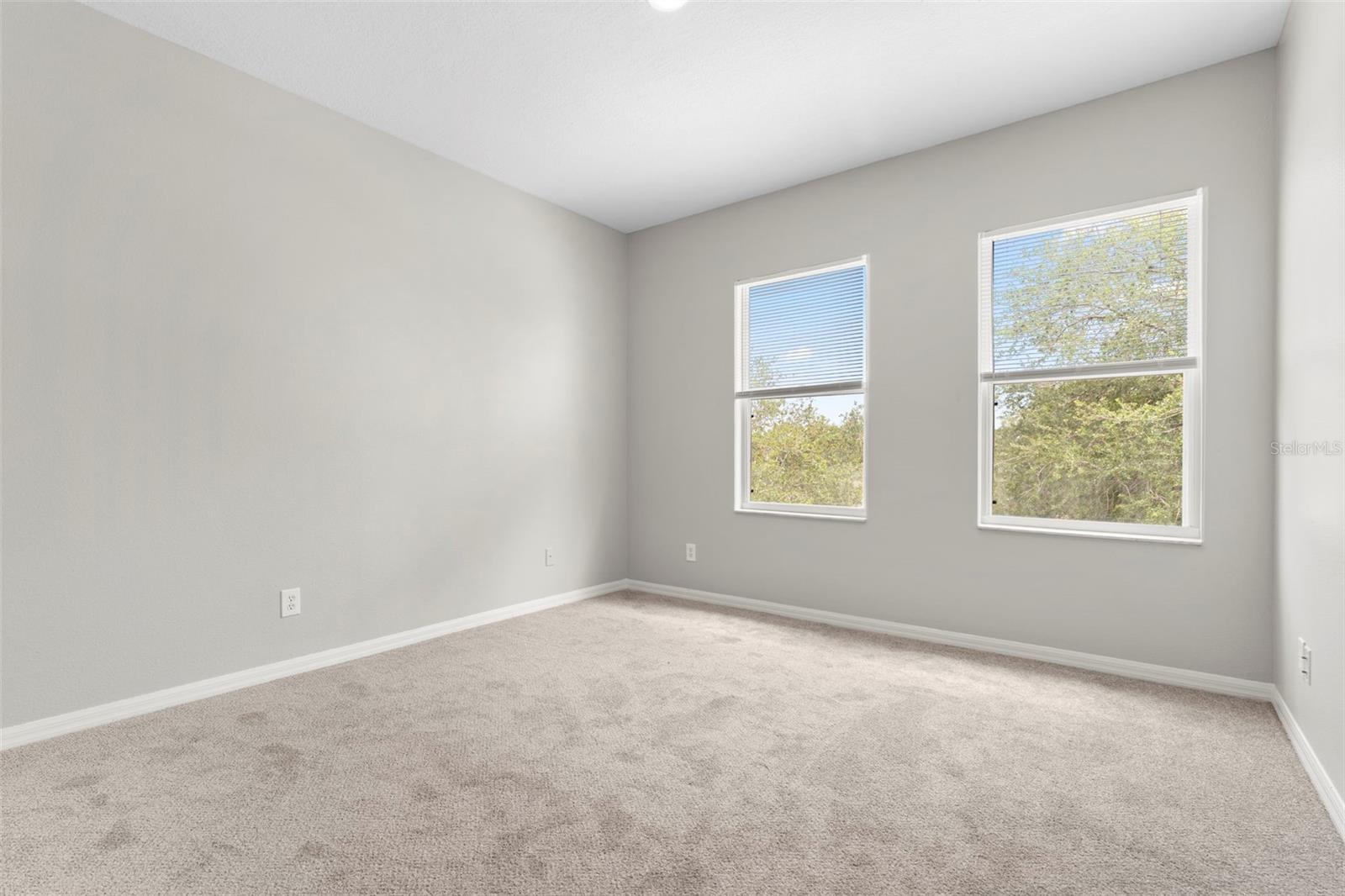 10215 CYPRESS KNEE CIR