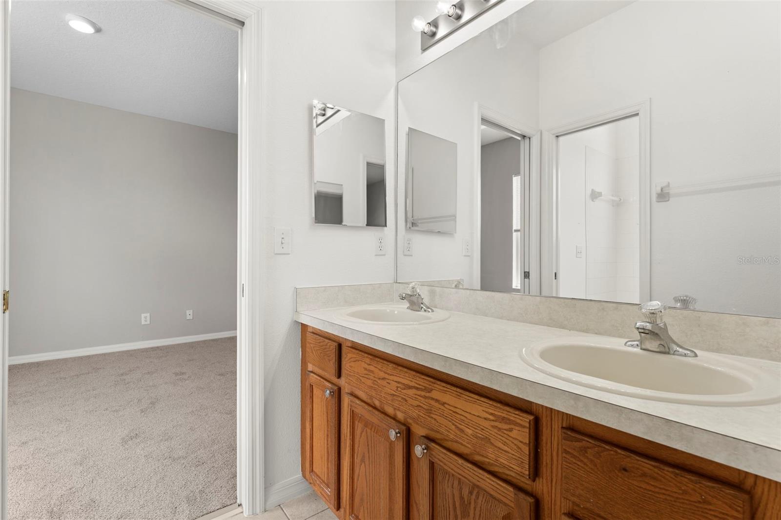 10215 CYPRESS KNEE CIR