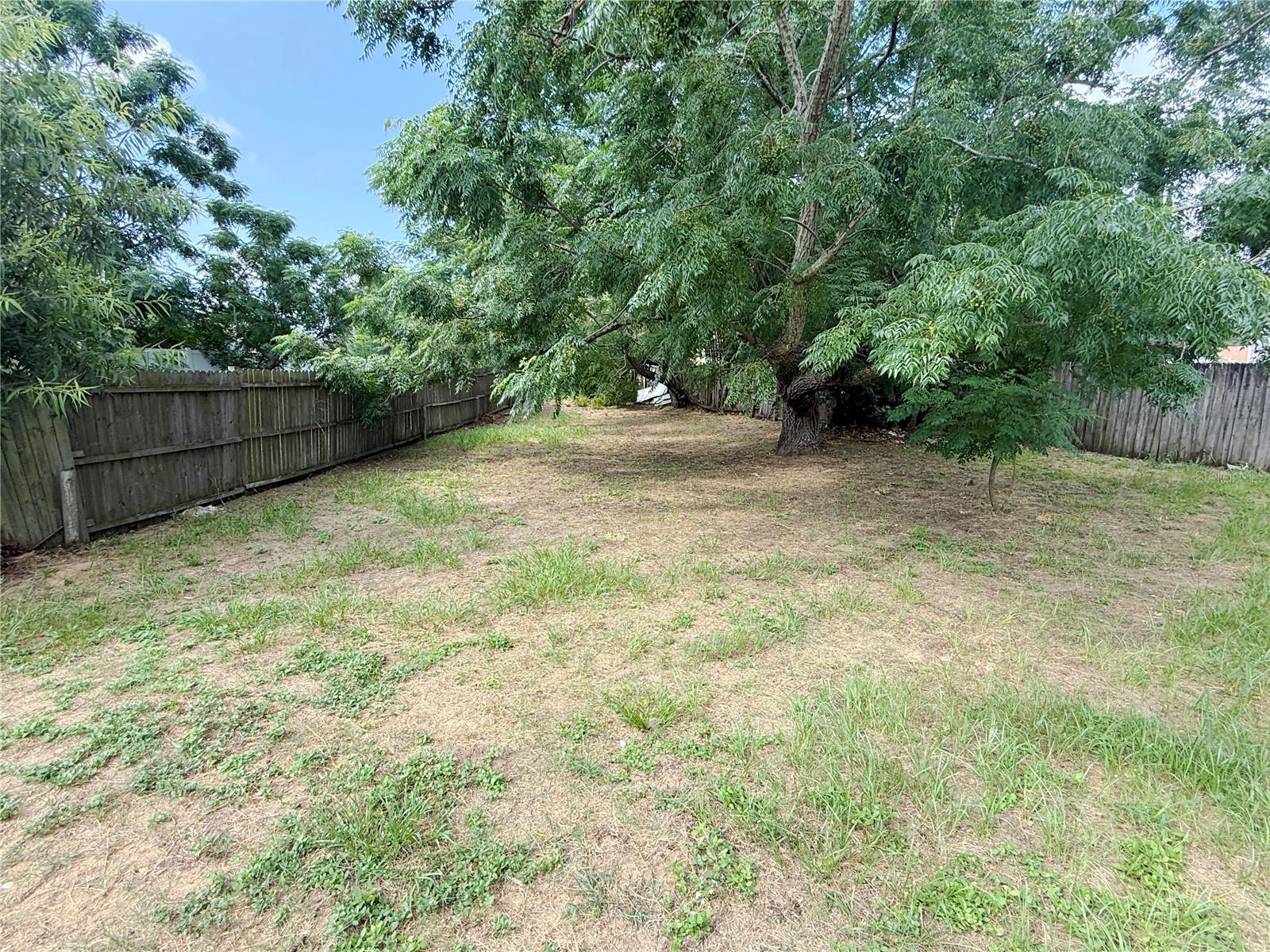 7425 VILLAS OAK CT