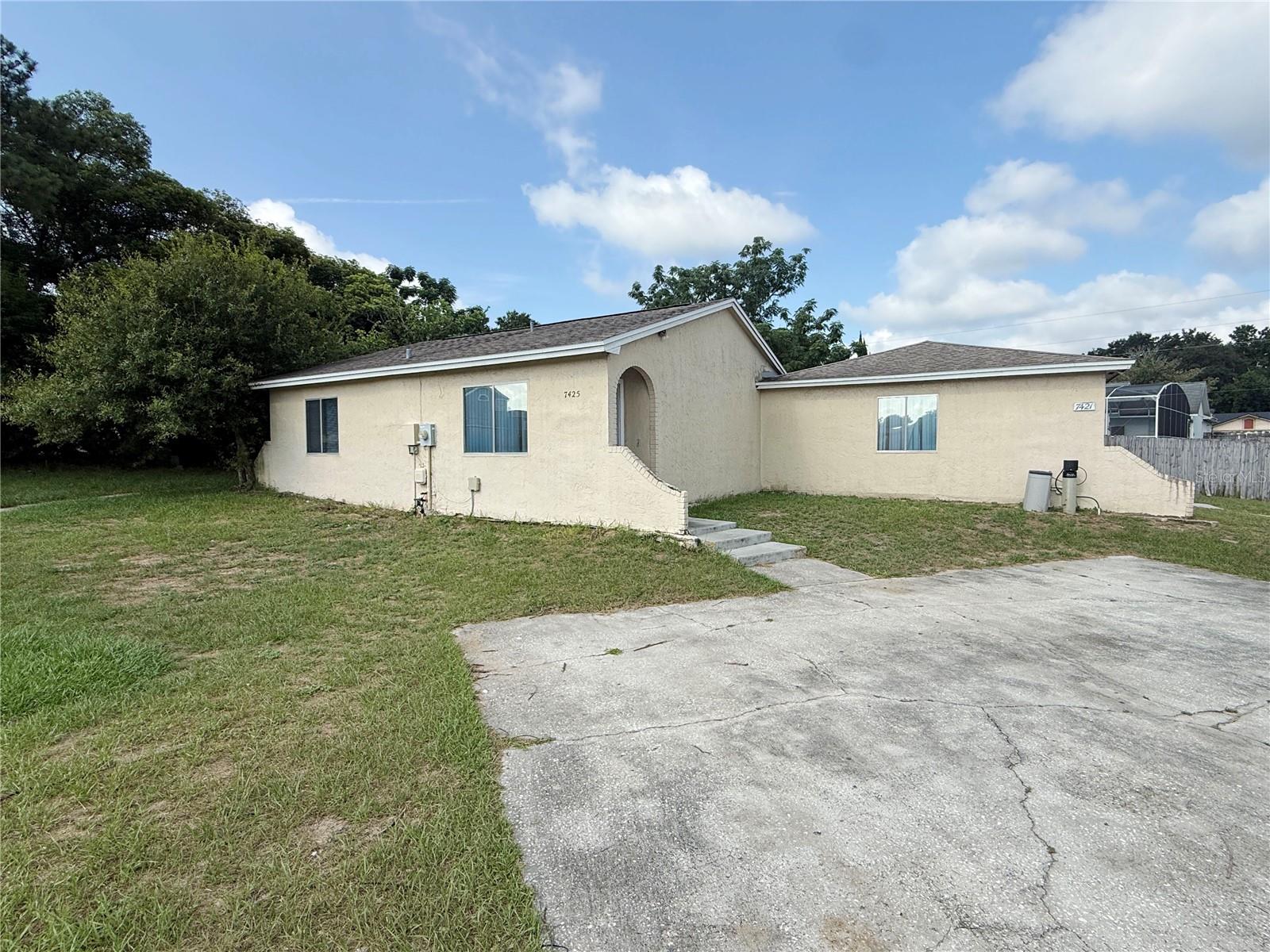 7425 VILLAS OAK CT