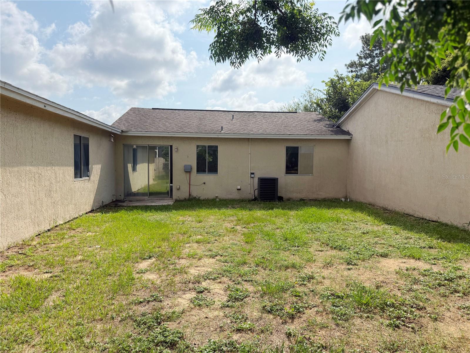 7425 VILLAS OAK CT