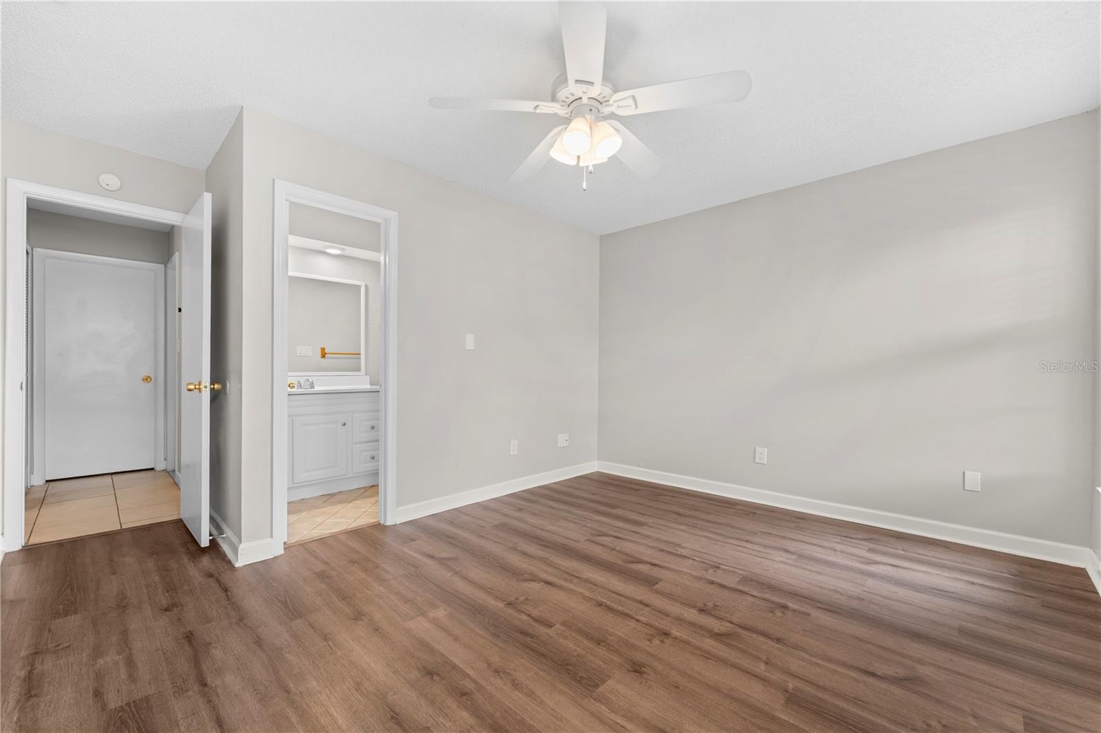 1723 CANTERBURY CIR