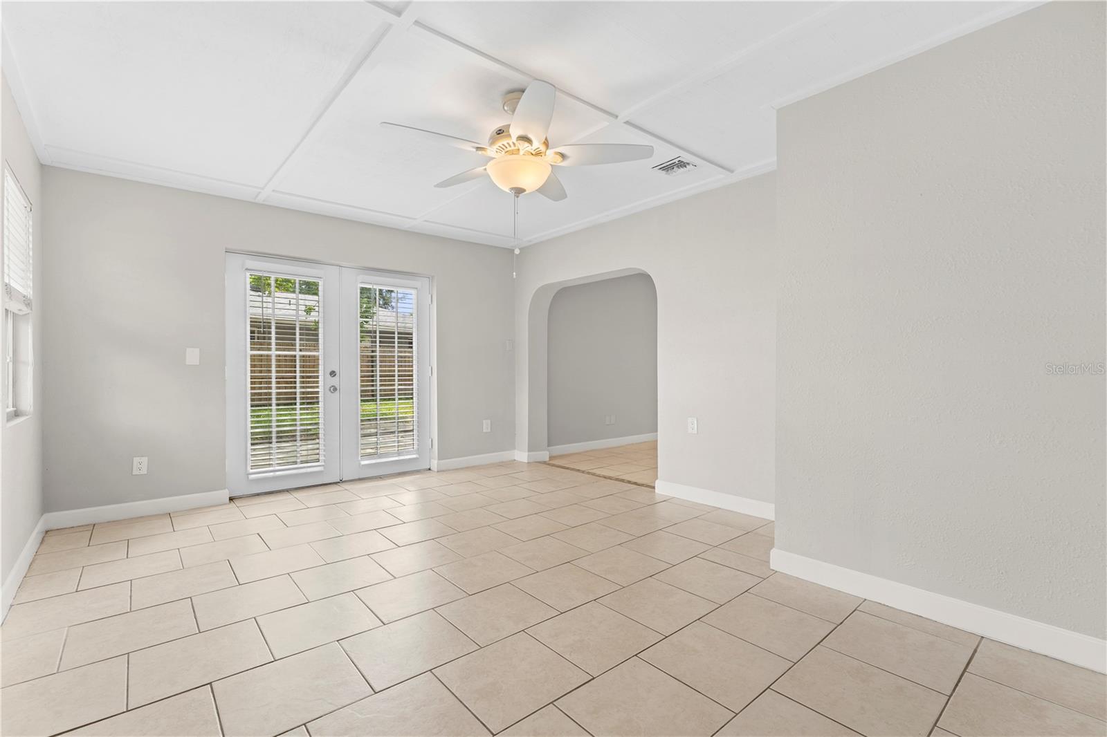 1723 CANTERBURY CIR