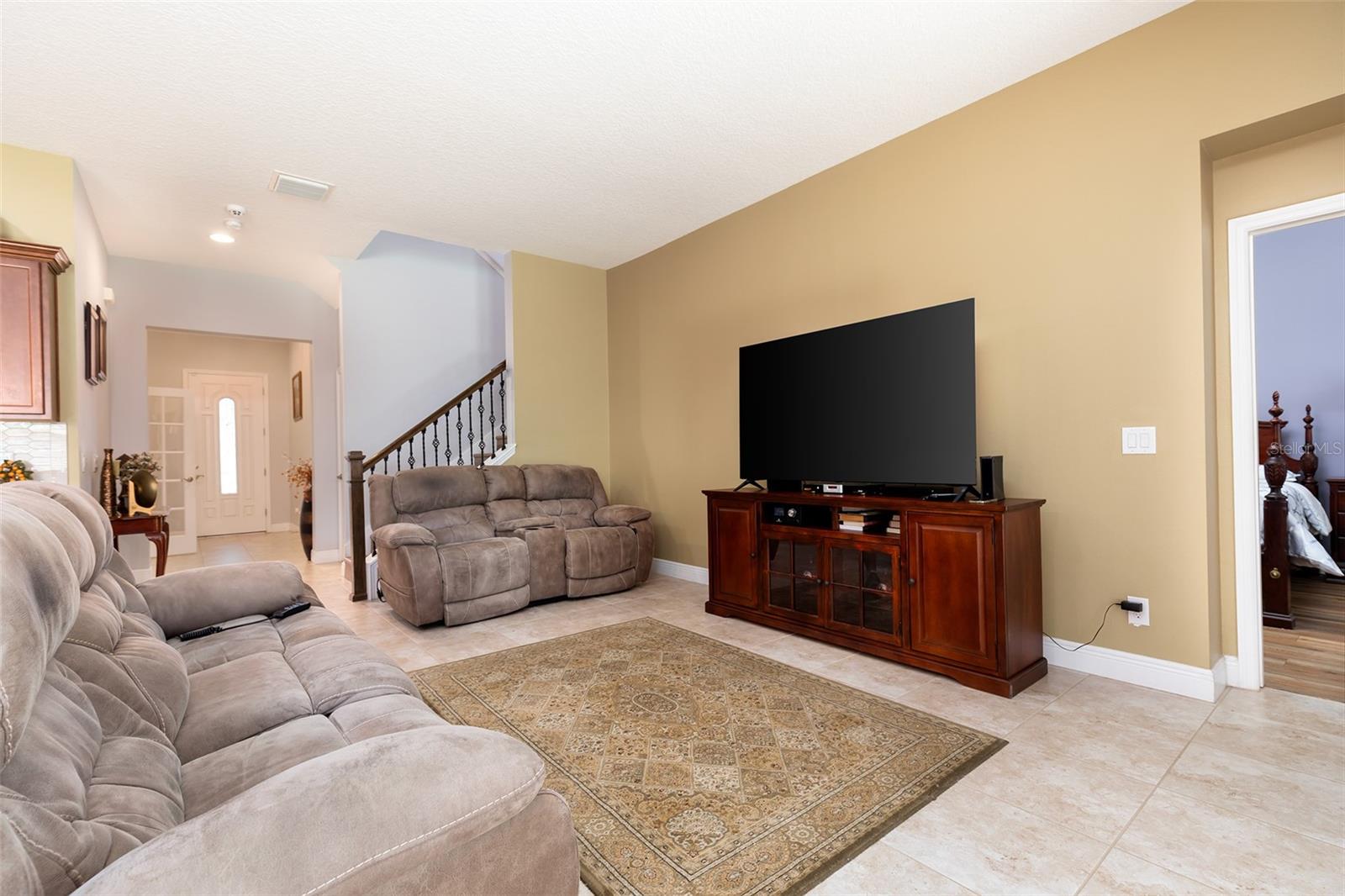 995 KARST TREE LN