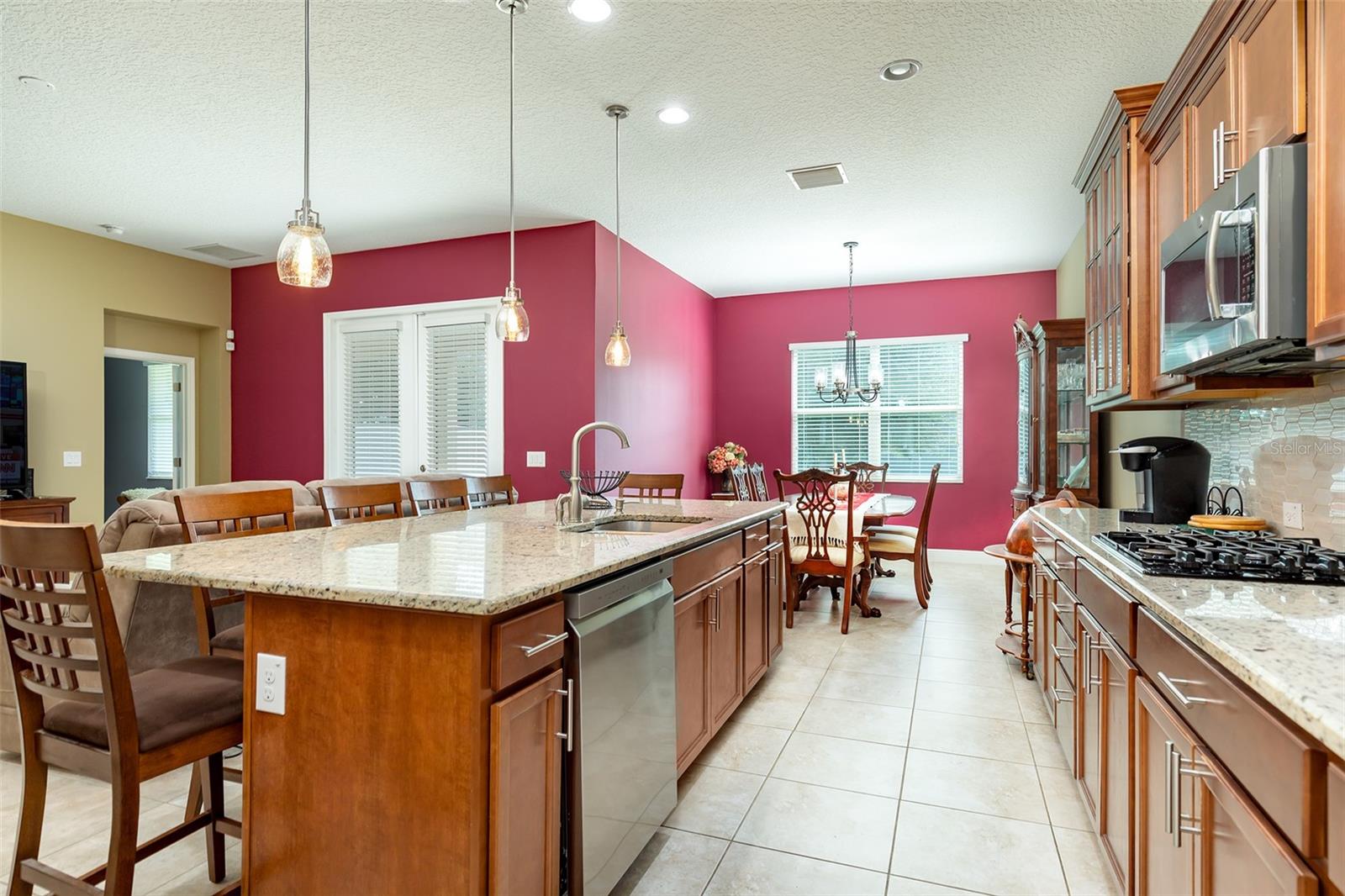 995 KARST TREE LN