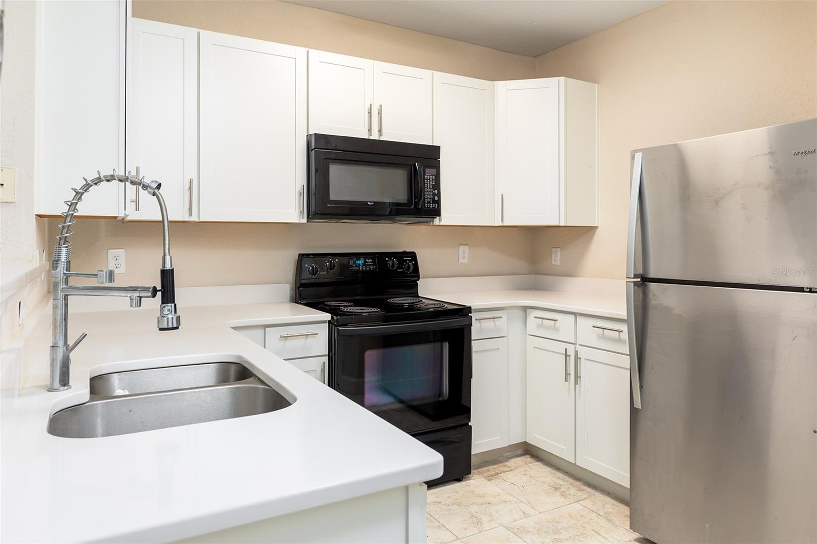 206 E SOUTH ST #4007