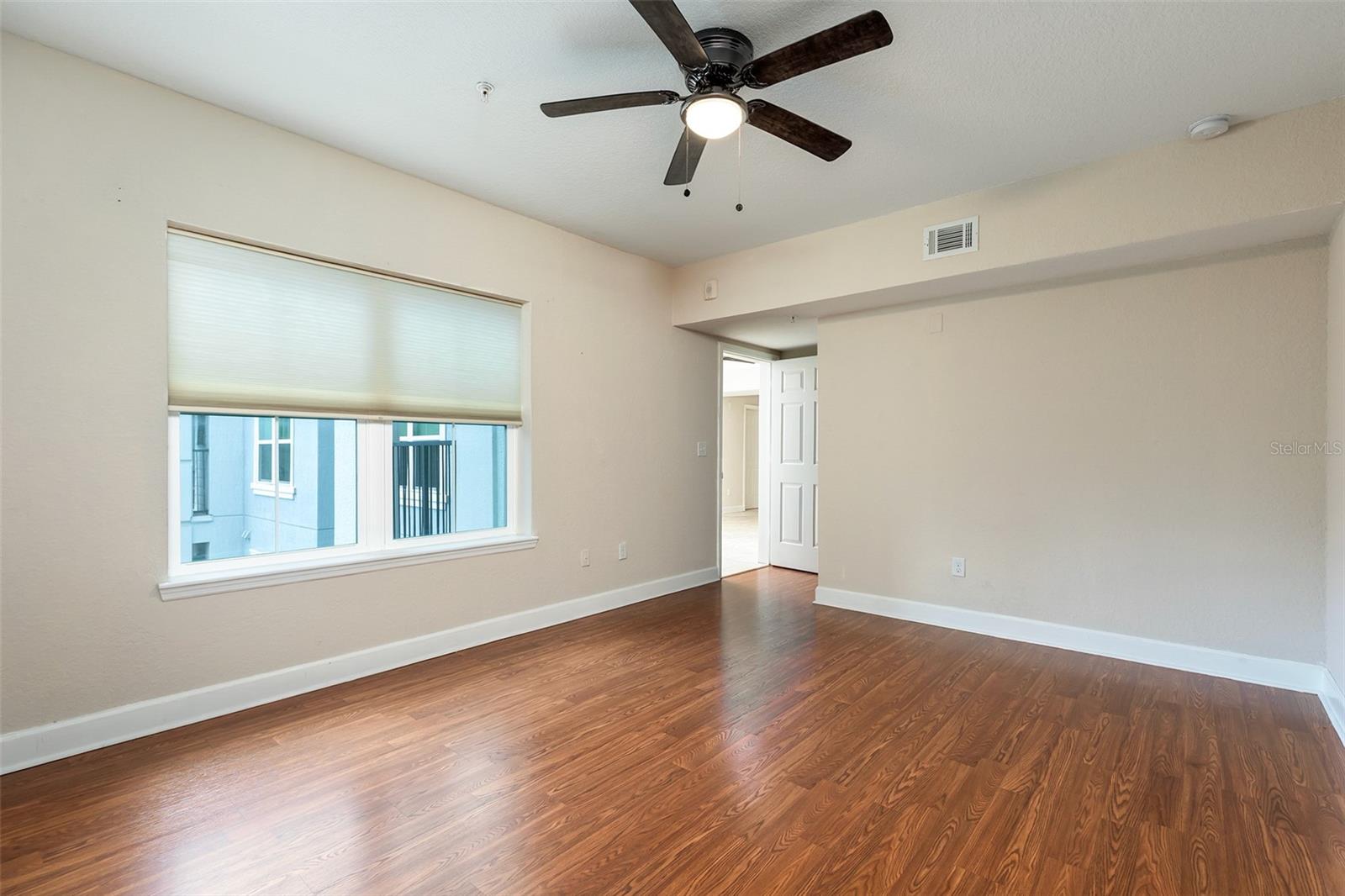206 E SOUTH ST #4007