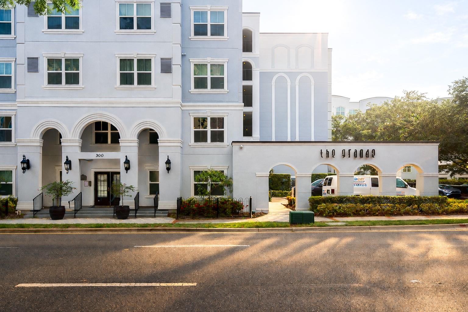 206 E SOUTH ST #4007