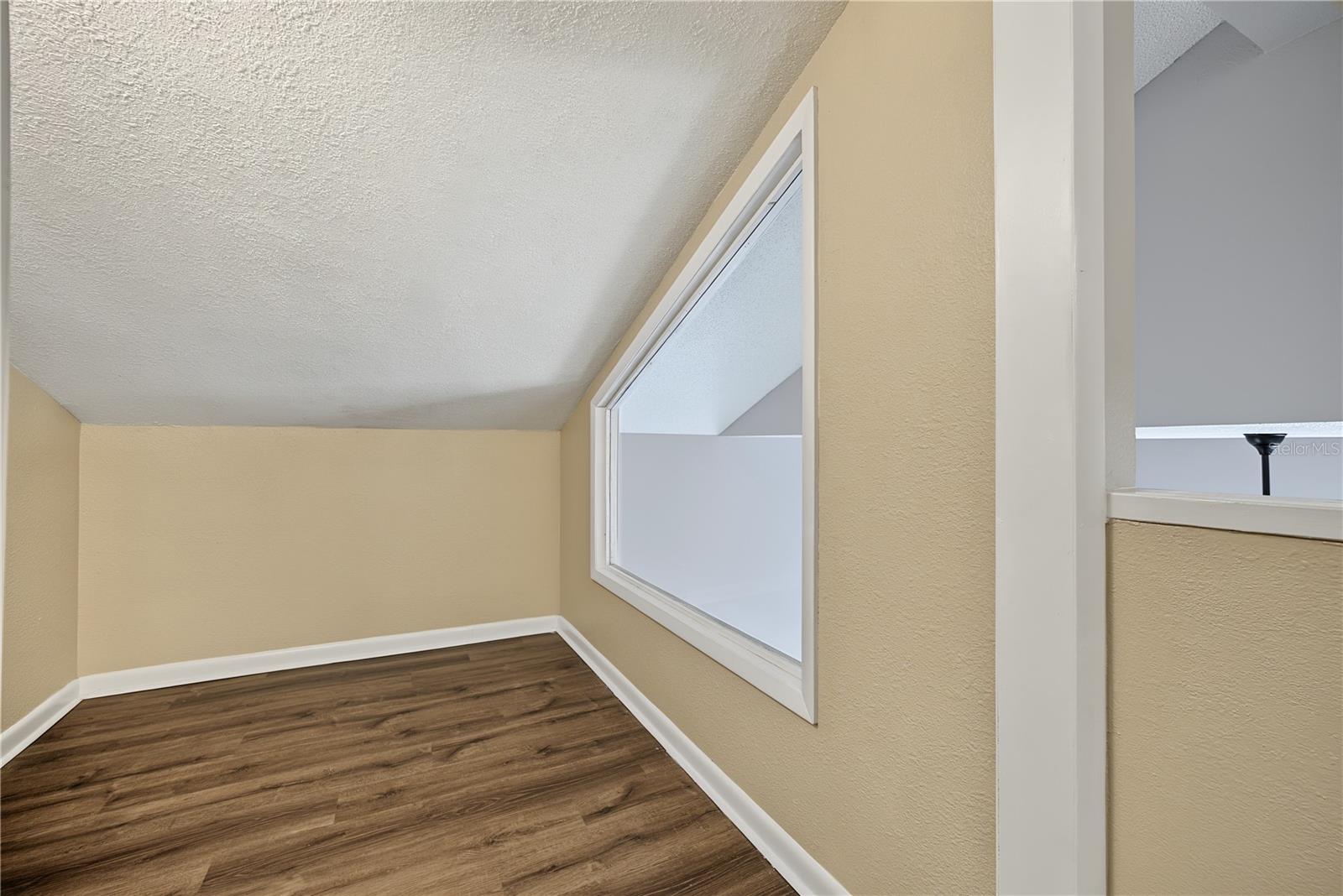 208 ALSTON DR