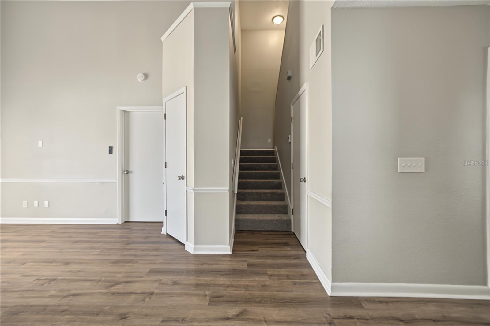 208 ALSTON DR