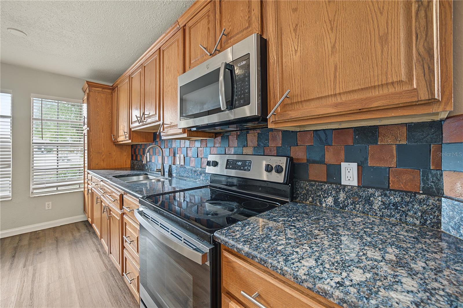 208 ALSTON DR