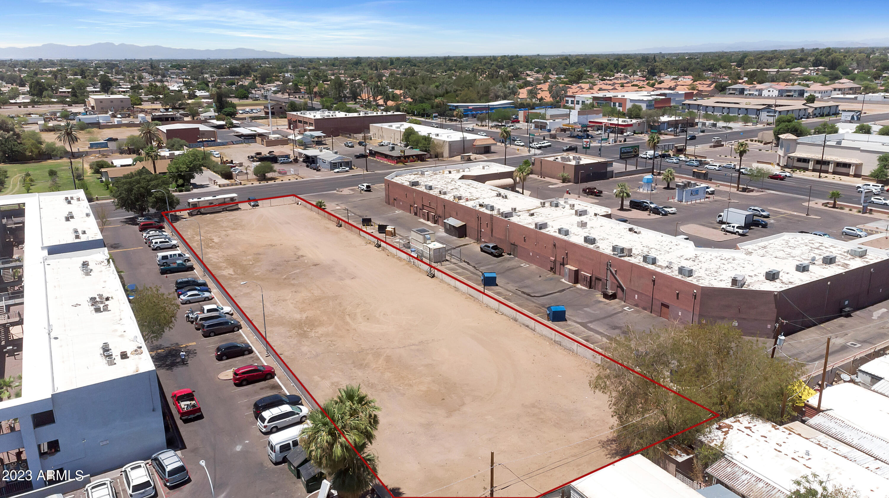 6819 N 27TH Avenue, -
