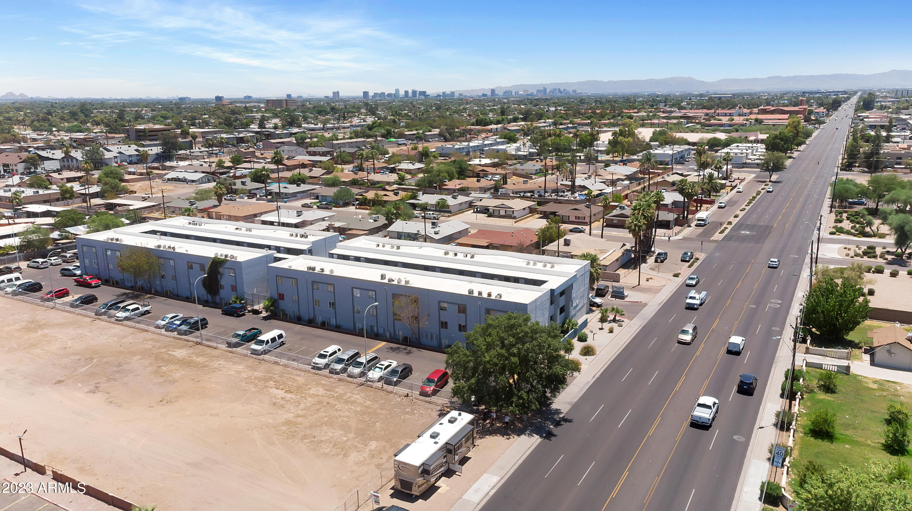 6819 N 27TH Avenue, -
